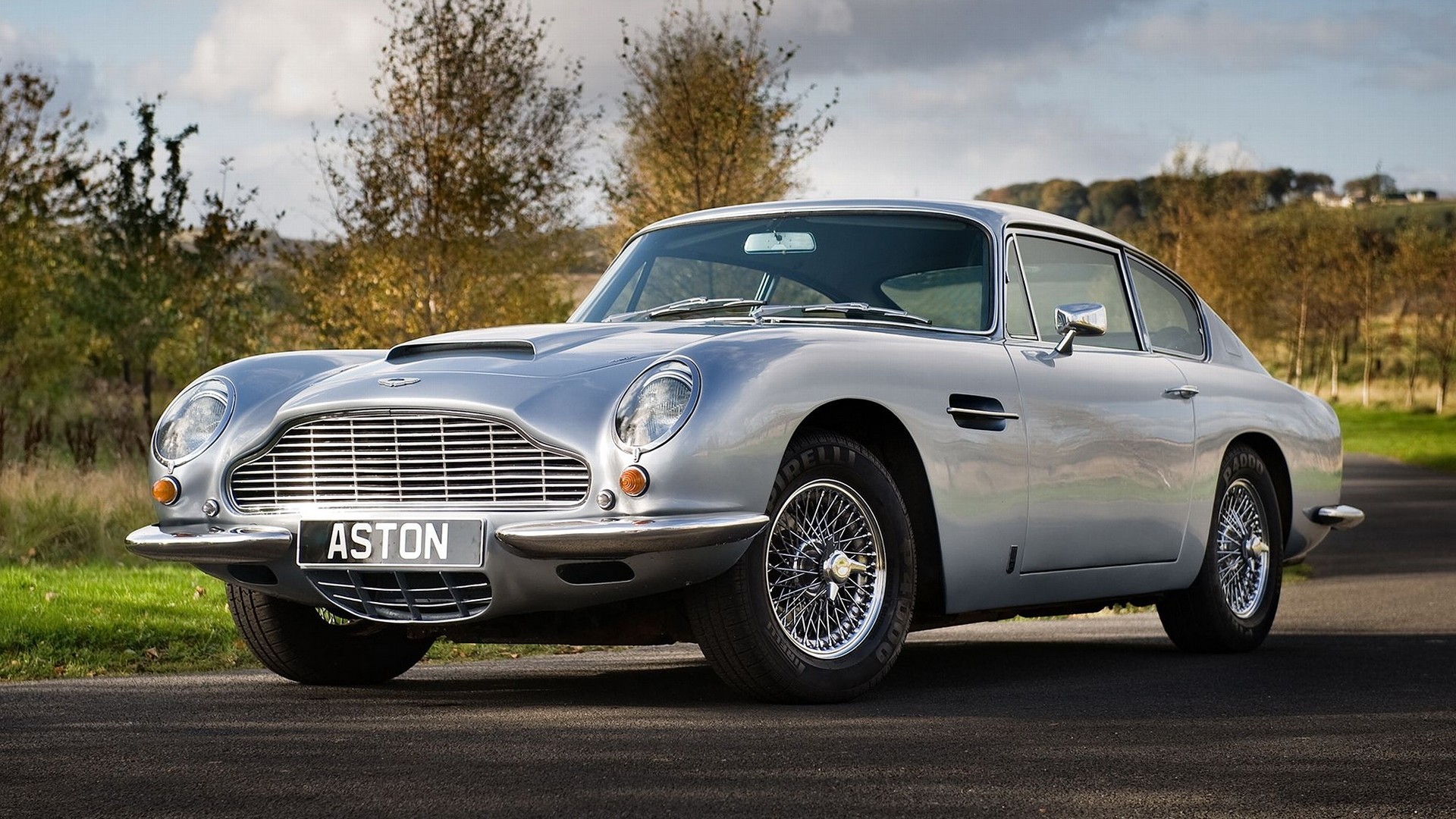 Aston Martin DB5 Wallpaper