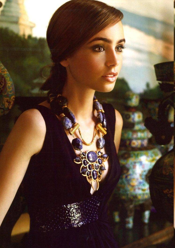 Topless Cleavage Lily Collins naked photo 2017 legs Cleavage Lily Collins naked photo 2017