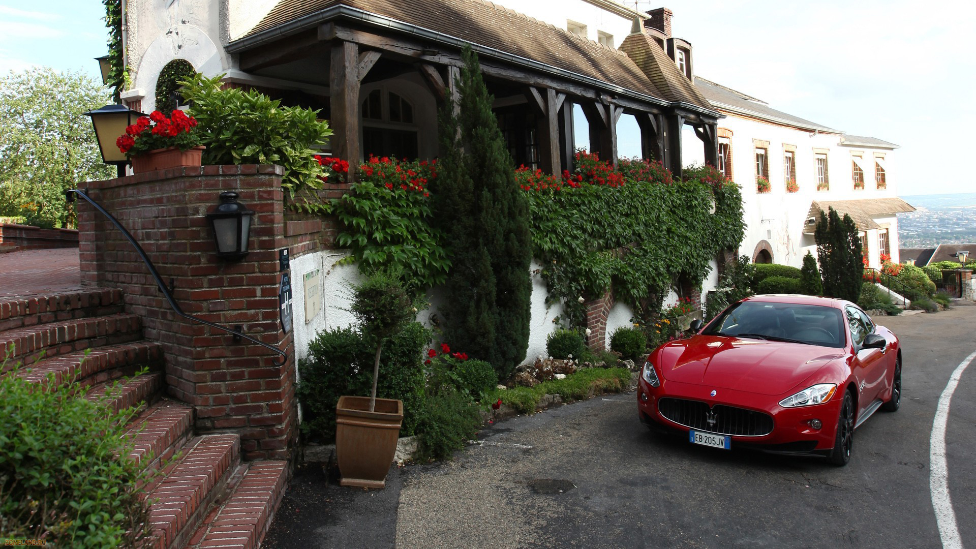 car, Maserati, Red Cars, Ivy, House, Stairs Wallpaper