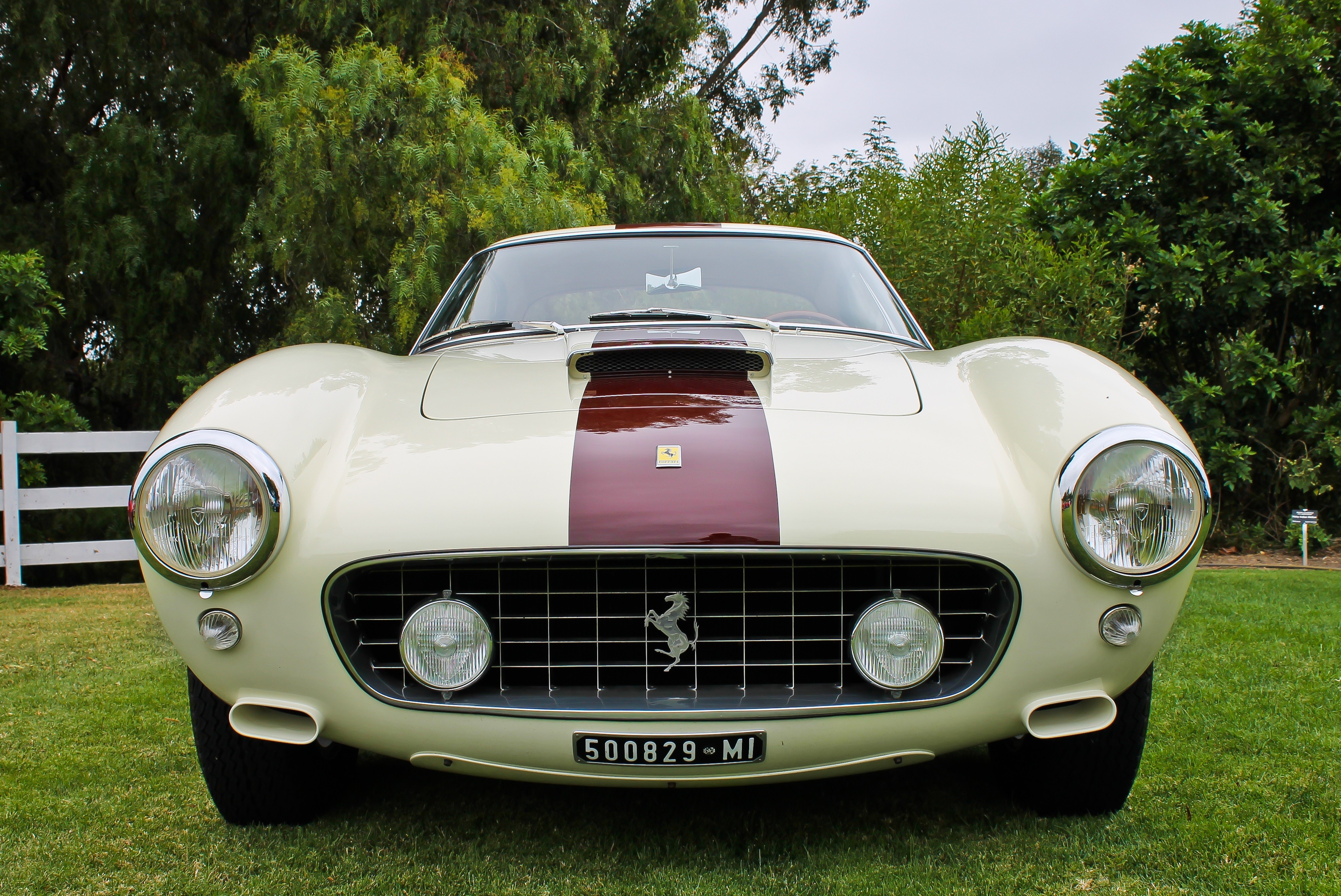 Vintage Ferrari Cars