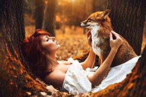 women, Model, Redhead, Long Hair, Bare Shoulders, Fox, Nature, Animals, Trees, White Dress, Open Mouth, Fall, Leaves, Depth Of Field, Moss, Women Outdoors