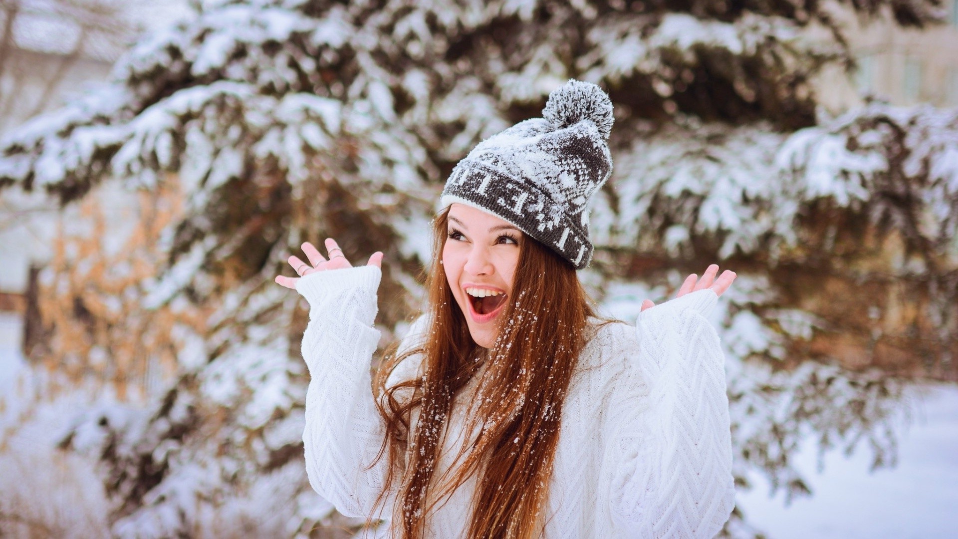 women, Model, Redhead, Long Hair, Women Outdoors, Hat, Open Mouth, Nature, Winter, Snow, Pine Trees, Sweater, Looking Up, Screaming Wallpaper