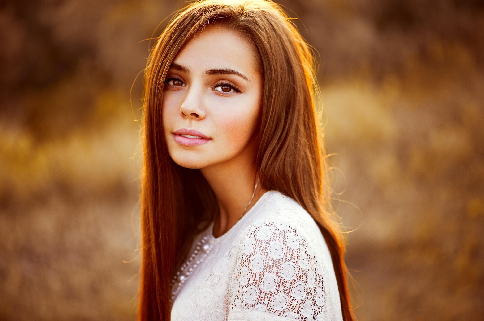 women, Brunette, Brown Eyes Wallpaper