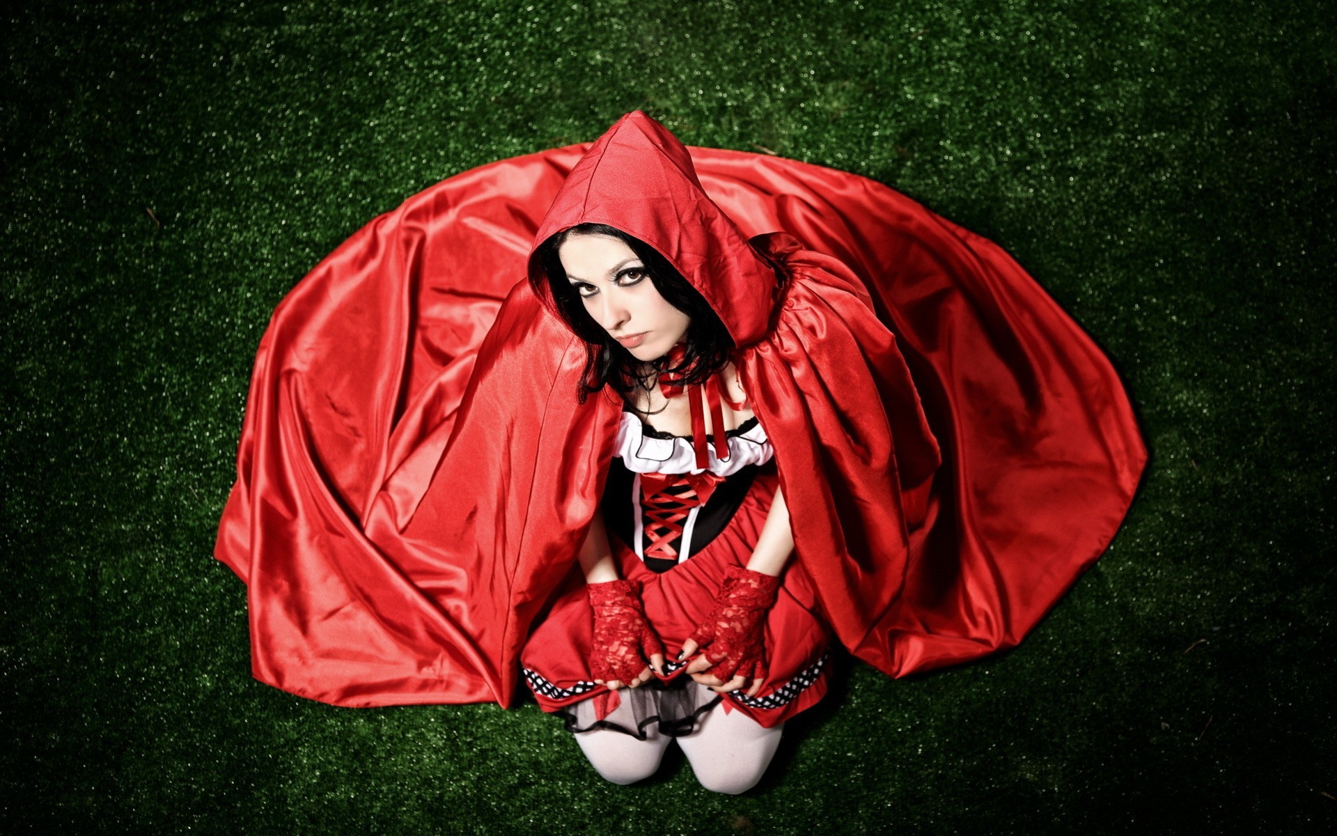 Little Red Riding Hood, Women Wallpaper
