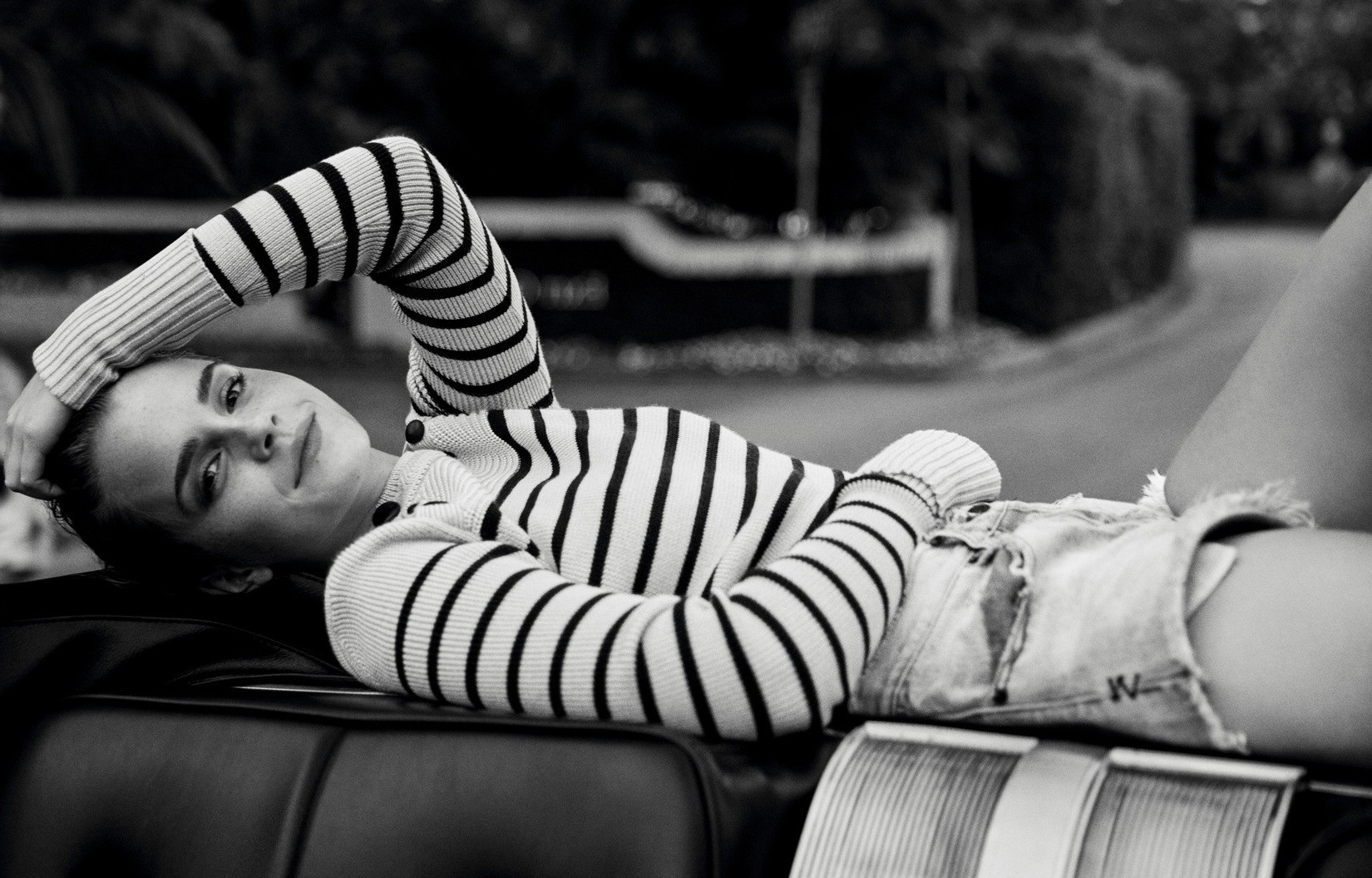 Emma Watson, Women, Actress, Brunette, Monochrome, Looking At Viewer Wallpaper