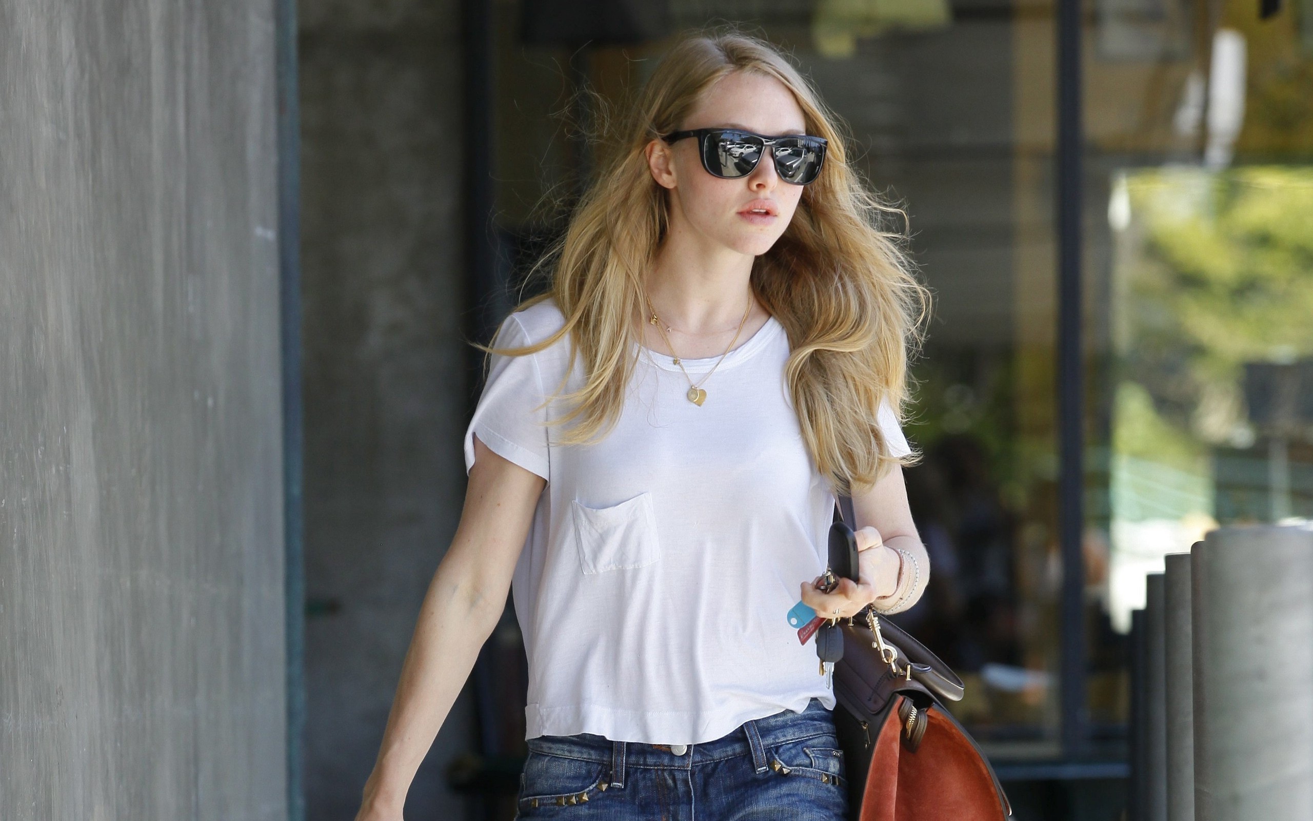 Amanda Seyfried Wallpaper