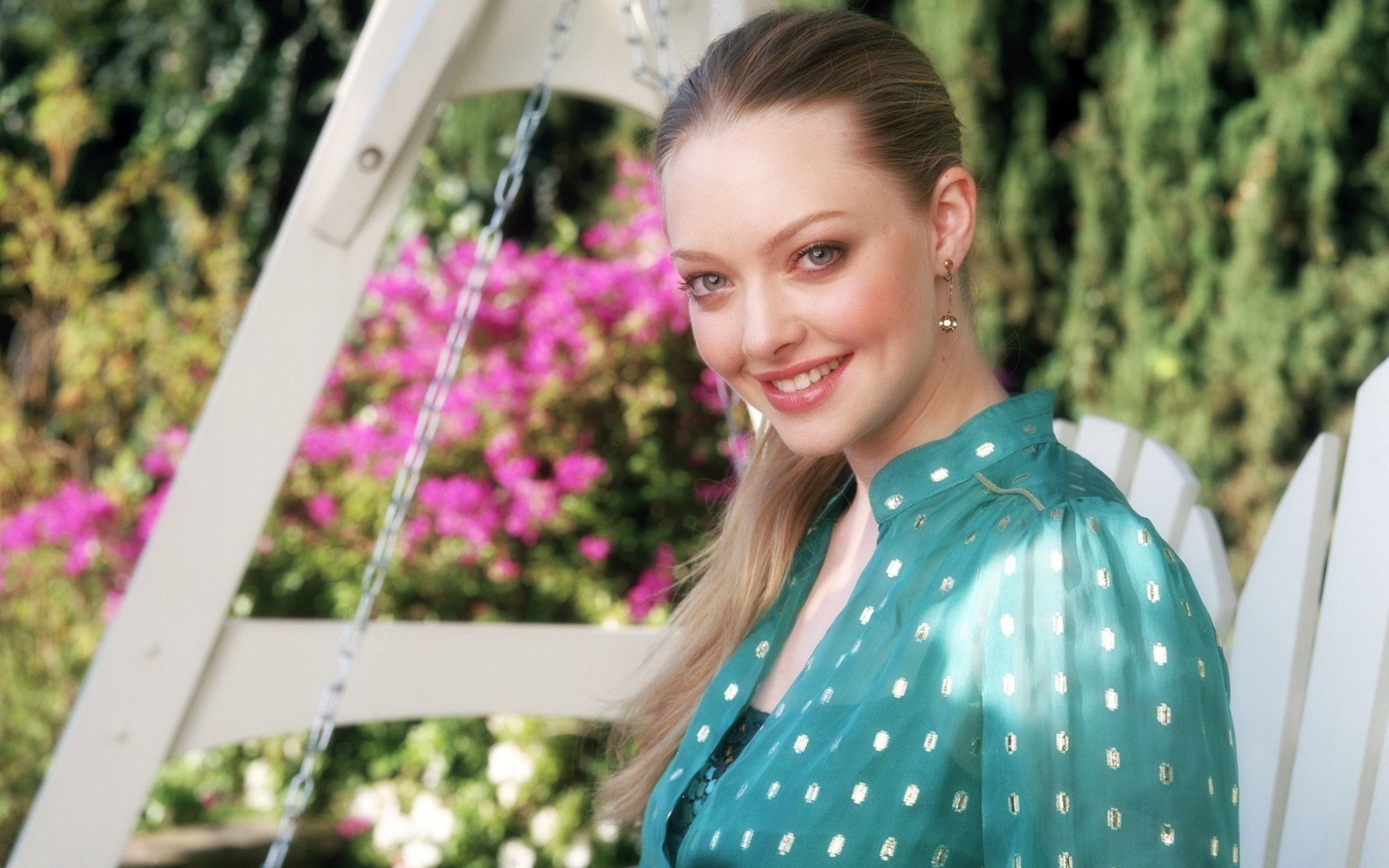 Amanda Seyfried Wallpaper