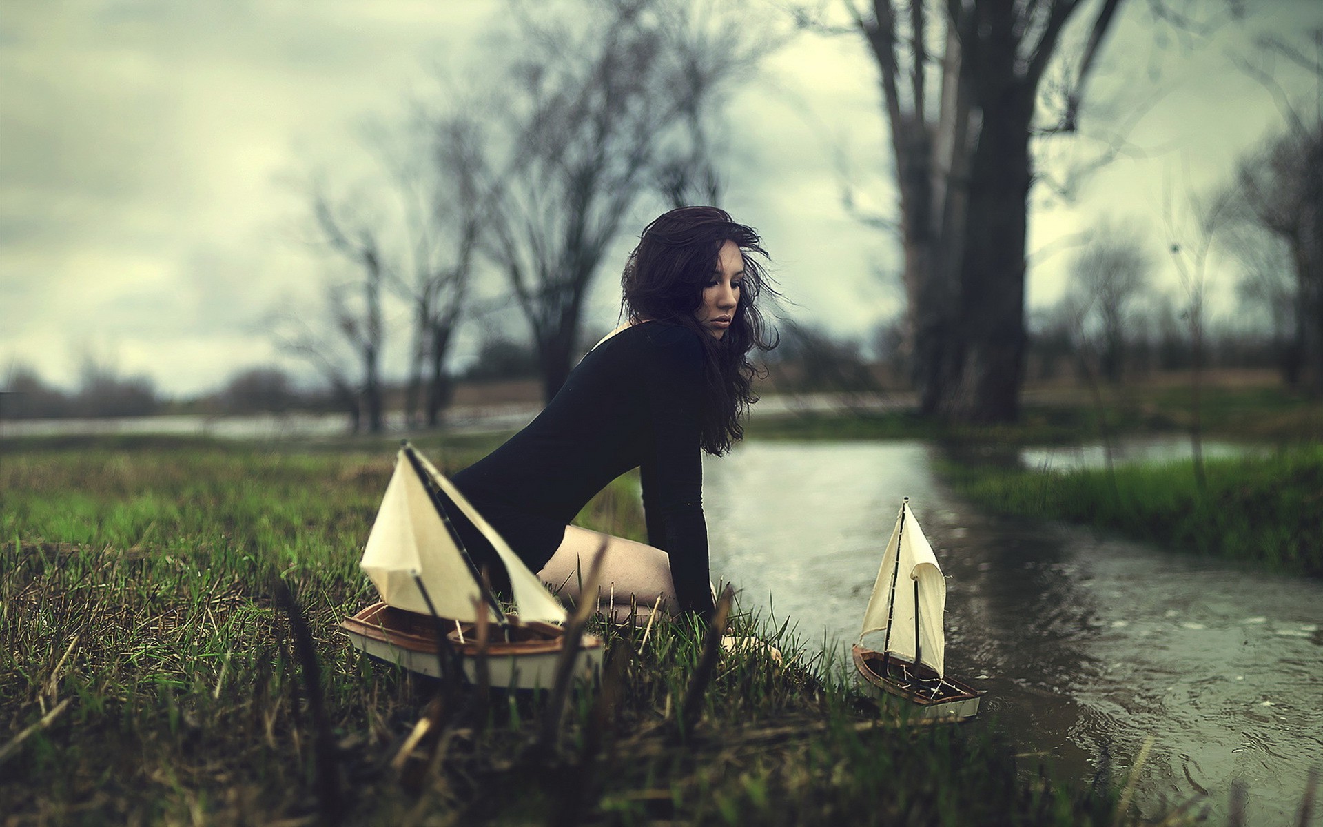 boat, Water, Women Wallpaper