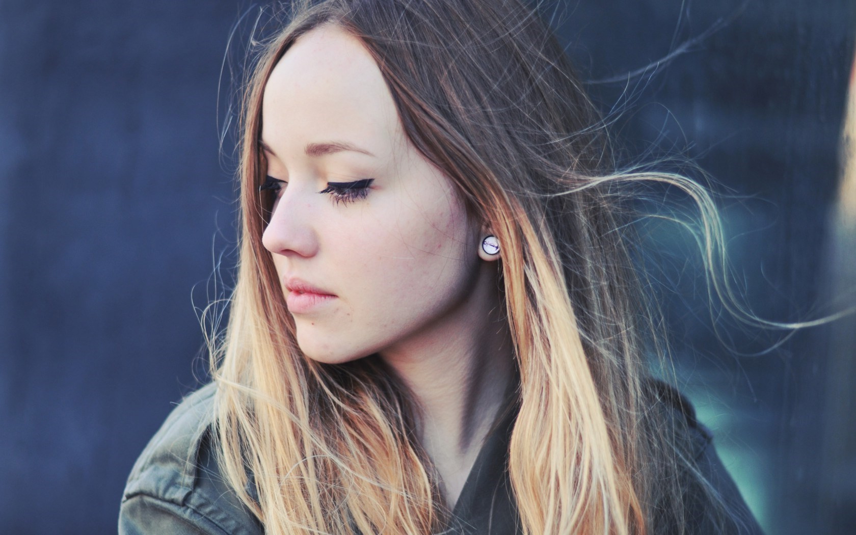 women Wallpaper