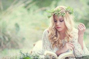 wreaths, Women Outdoors, Reading, Books, Blonde