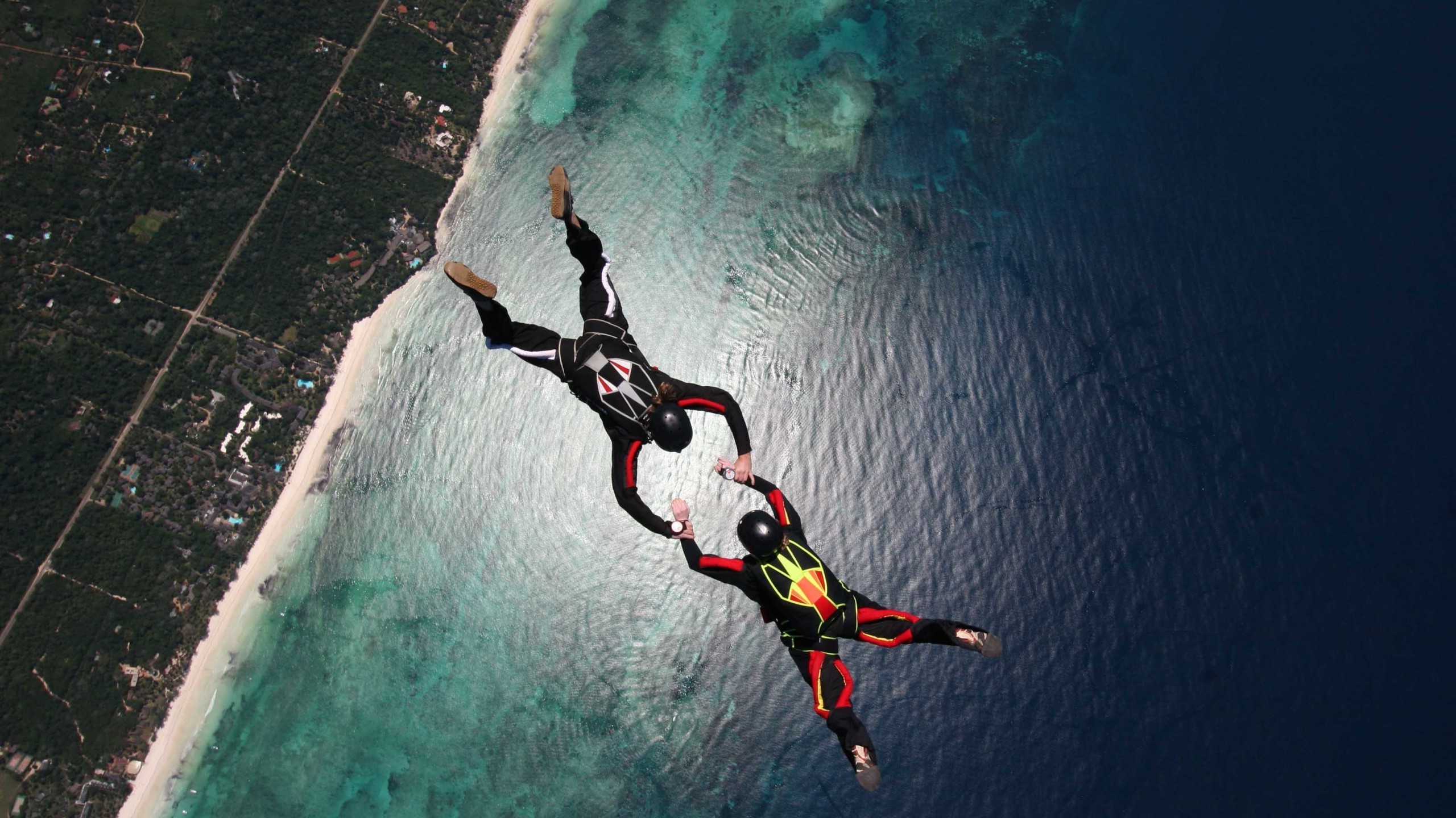 men, Sport, Parachutes, Jumping, Adrenaline, Nature, Sky, Sea, Aerial View, Sky Diving, Helmet, Beach, Coast, Trees, House Wallpaper