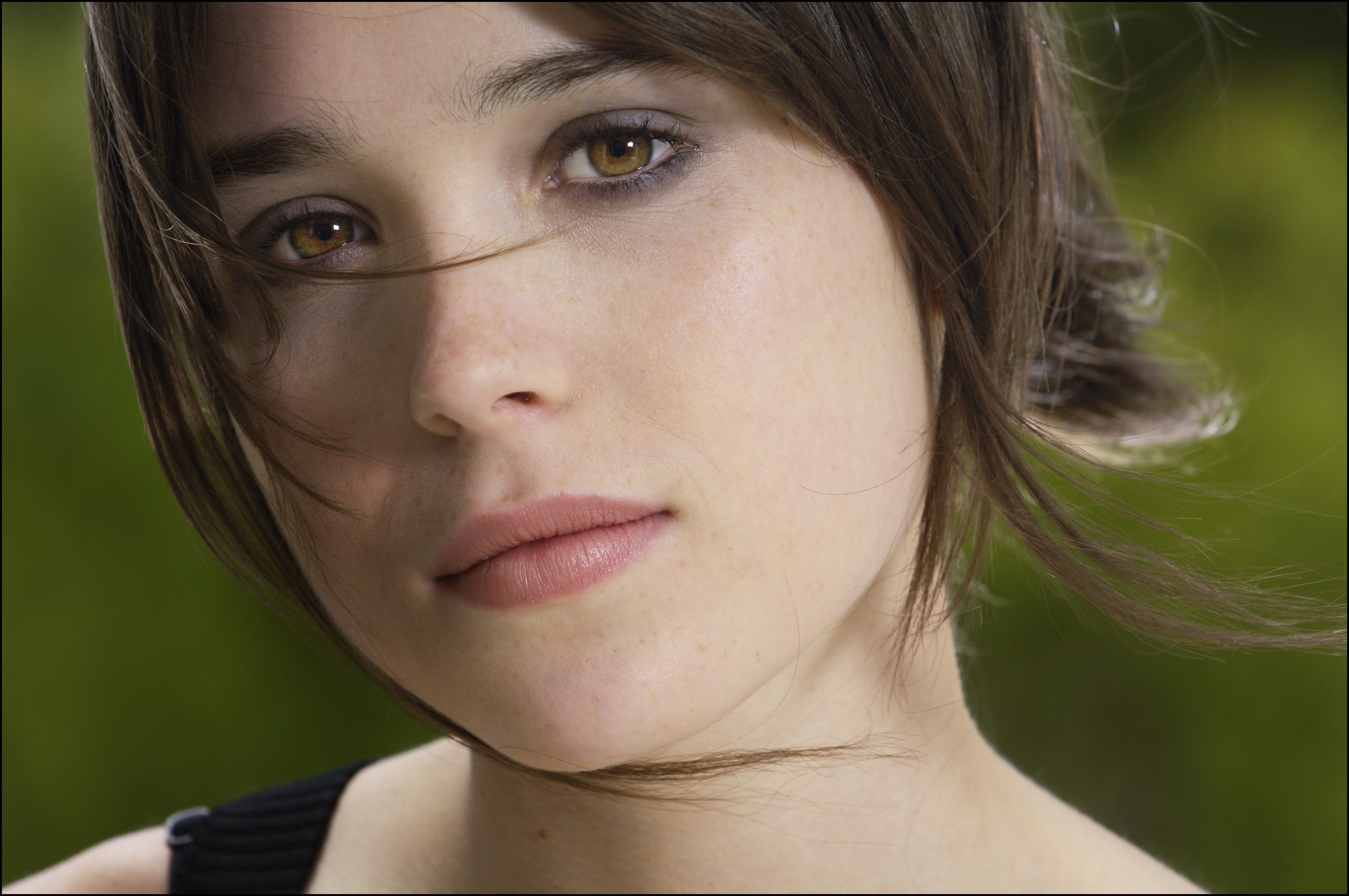 Ellen Page Wallpapers Hd Desktop And Mobile Backgrounds