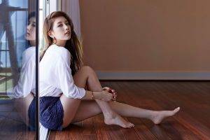 Suzy, Asian, Women, Model, Sitting, Reflection, Barefoot