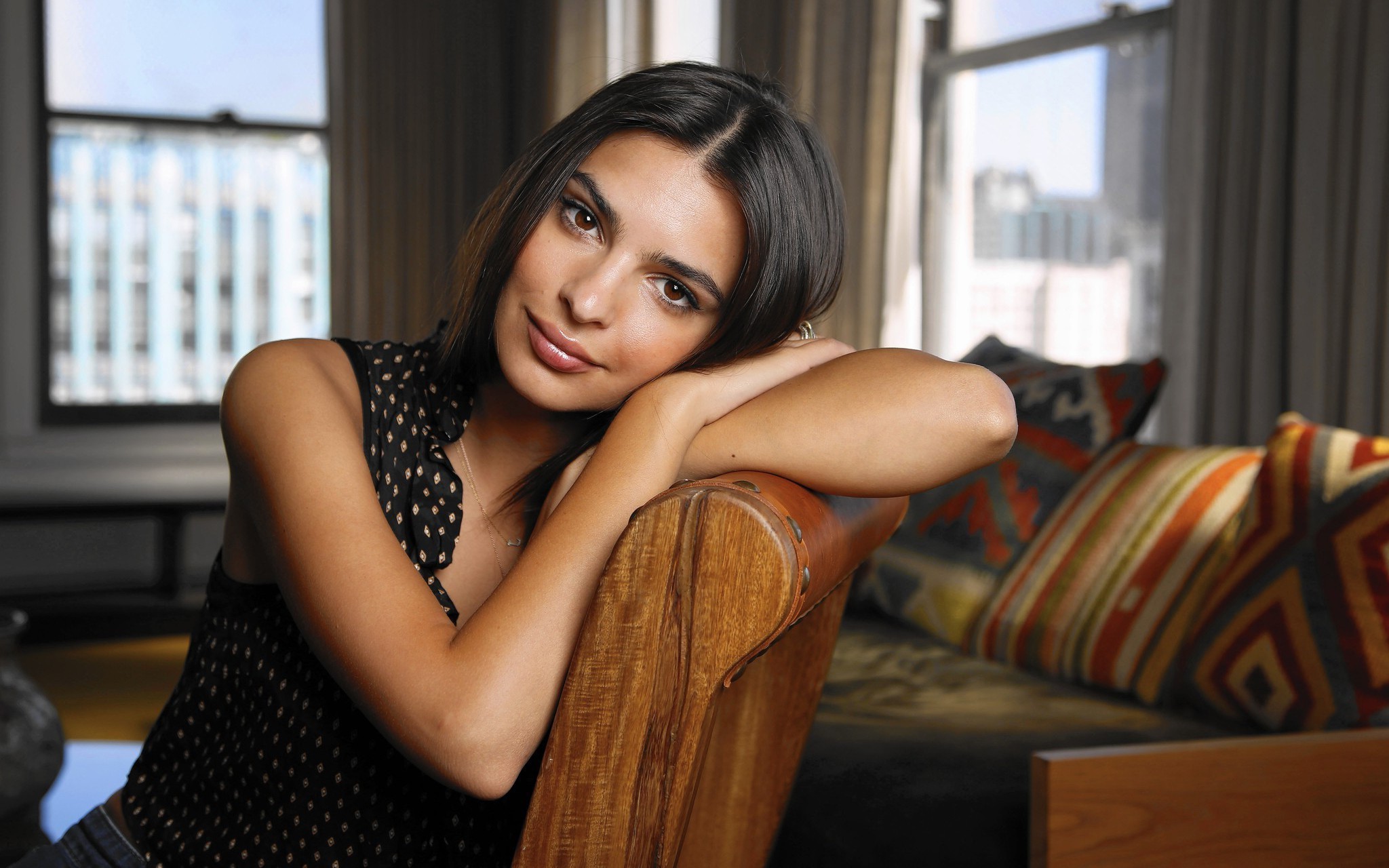 Emily Ratajkowski, Brunette, Model, Women, Looking At Viewer Wallpaper