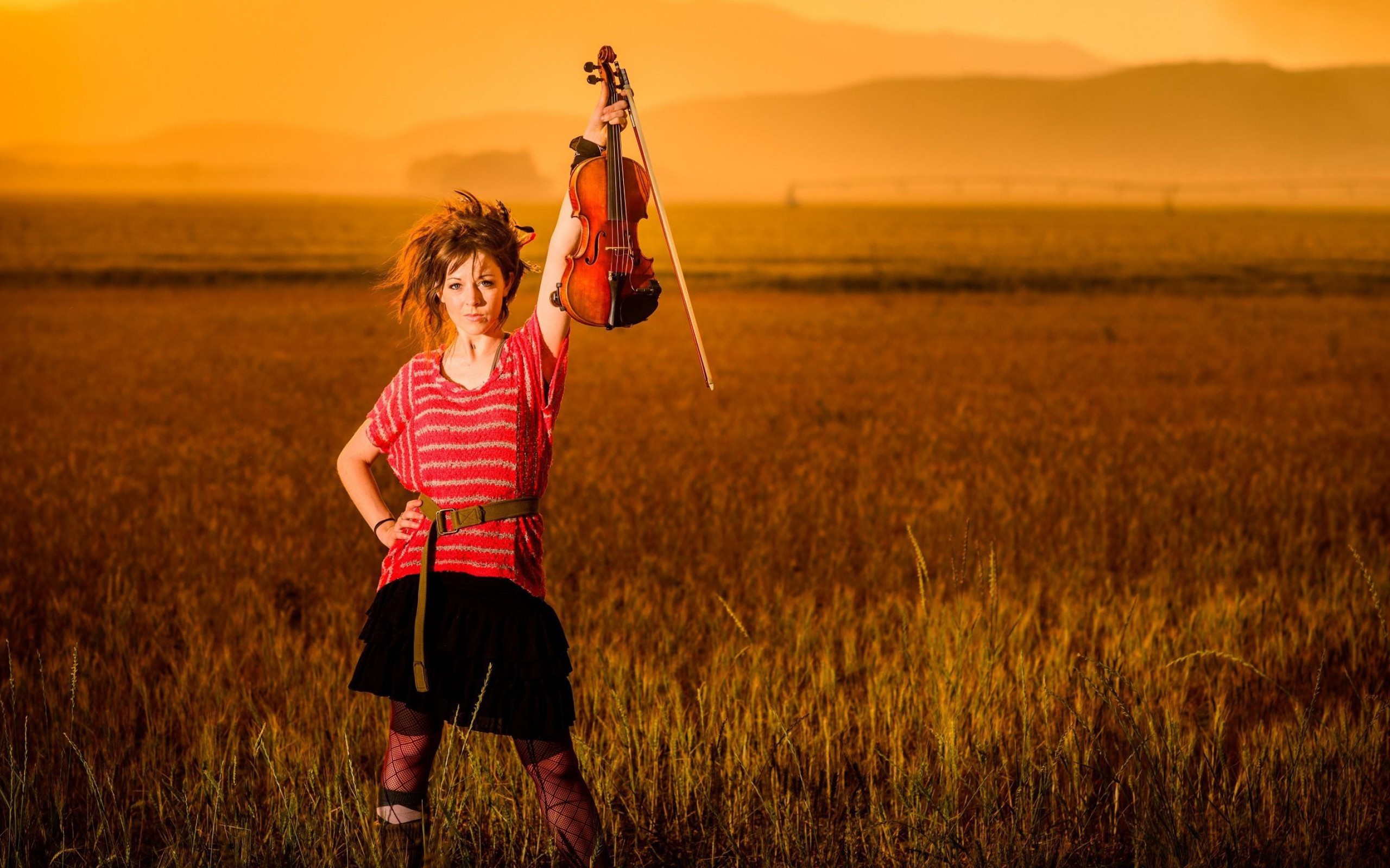 Lindsey Stirling, Musicians, Violin, Women, Brunette, Sunset, Field, Looking At Viewer Wallpaper