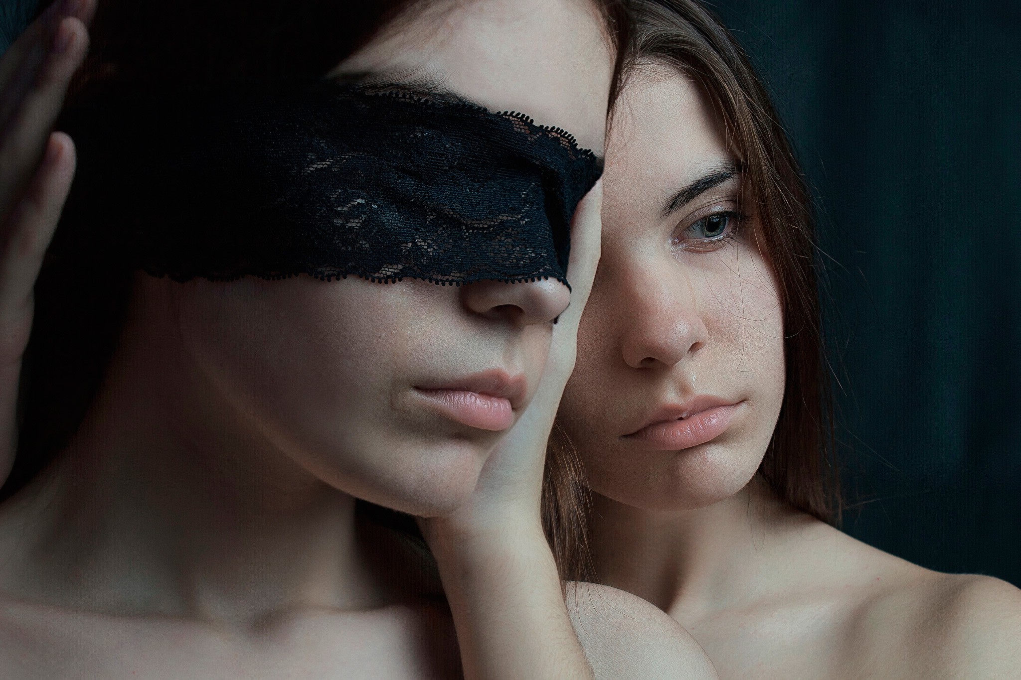 women, Model, Blindfold, Twins, Face, Tears, Crying Wallpaper