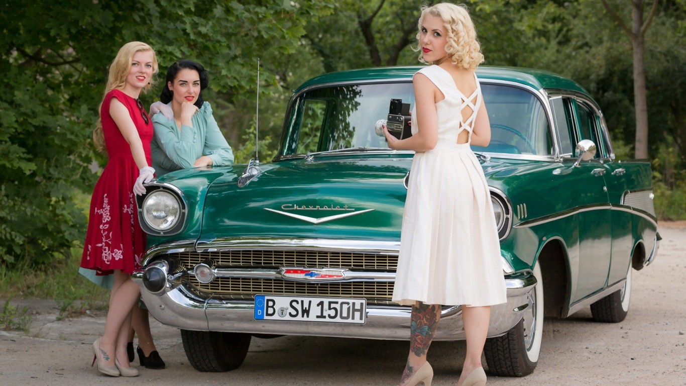 311141-women, Dress, Hair, Car, Cars And Girls, Event, Prom, Old Car, Calss...
