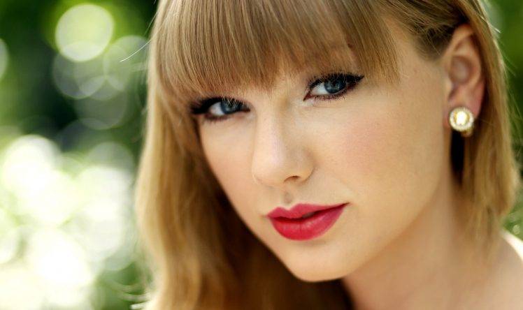 Taylor Swift HD Wallpaper Desktop Background