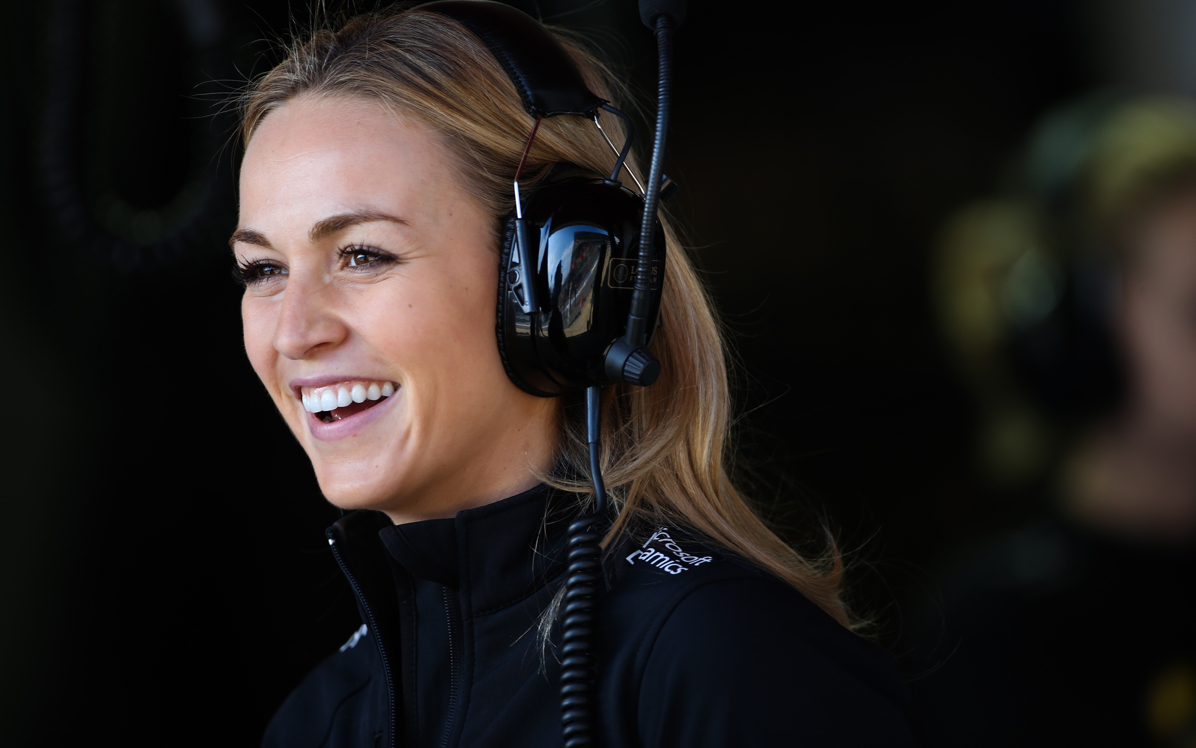 Carmen Jordá, Driver, Formula 1, Blonde, Women, Smiling, Headsets, Lotus Wallpaper