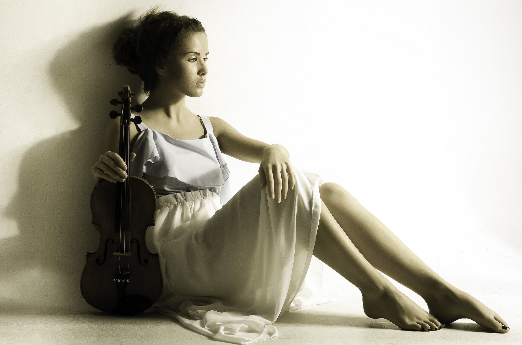 violin, Women, Sitting, Model Wallpaper