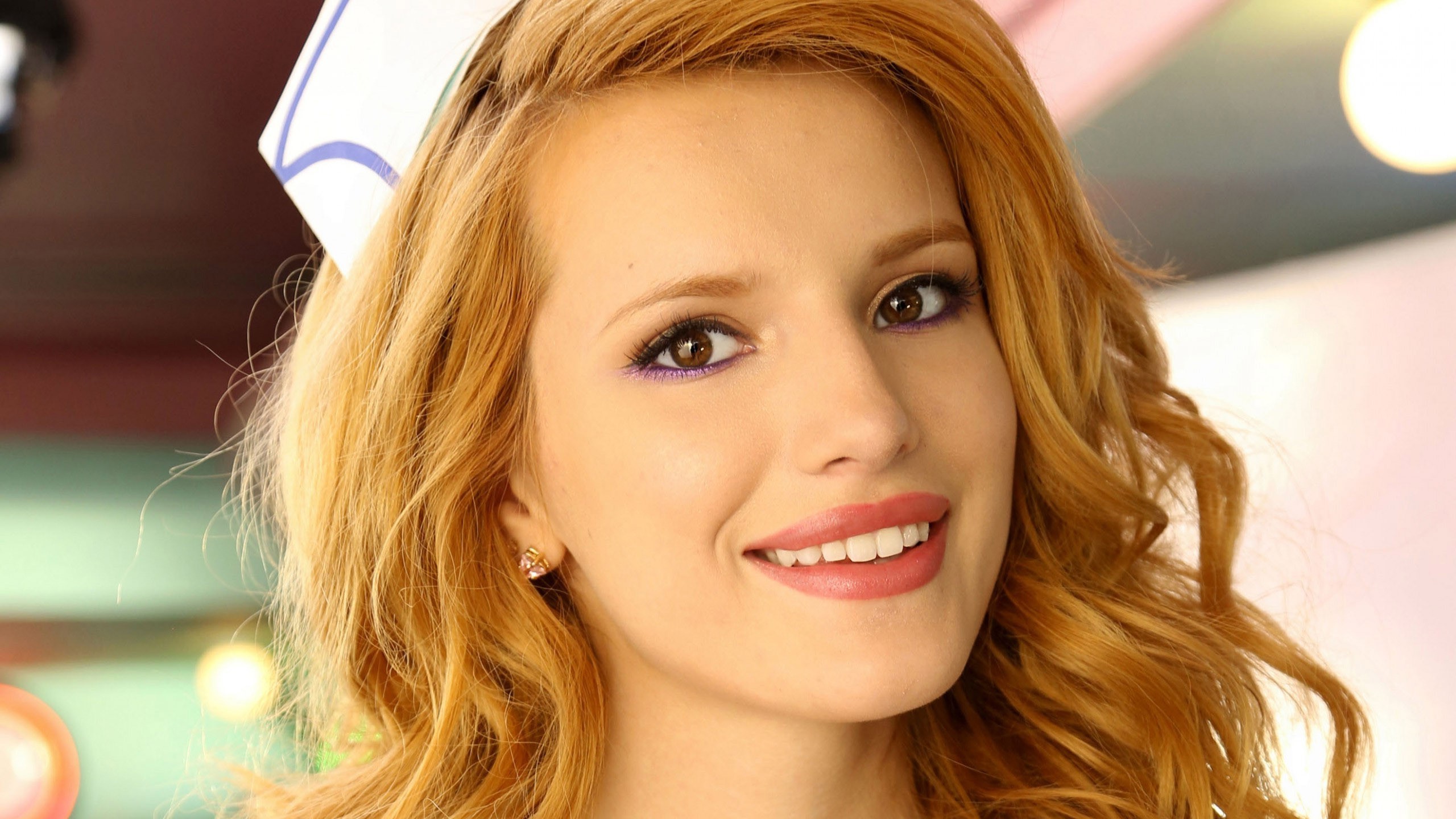 Bella Thorne, Redhead, Red, Smiling, Celebrity, Singer, Movies, People Wallpaper