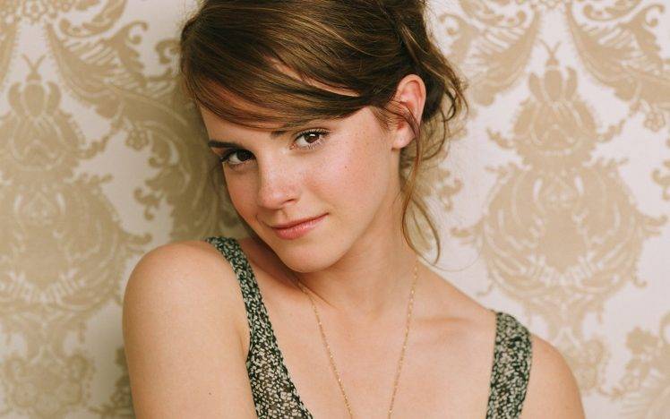 Emma Watson, Actress, Women, Celebrity, Auburn Hair, Portrait, Looking At Viewer HD Wallpaper Desktop Background