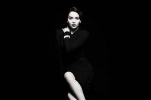 Emilia Clarke, Brunette, Actress, Celebrity, Women, Monochrome, Simple Background, Glamour, Looking At Viewer