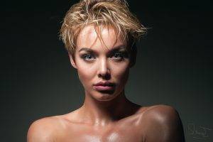 Rosie Robinson, Women, Model, Short Hair, Looking At Viewer, Face, Portrait, Simple Background, Jack Russell, Blonde