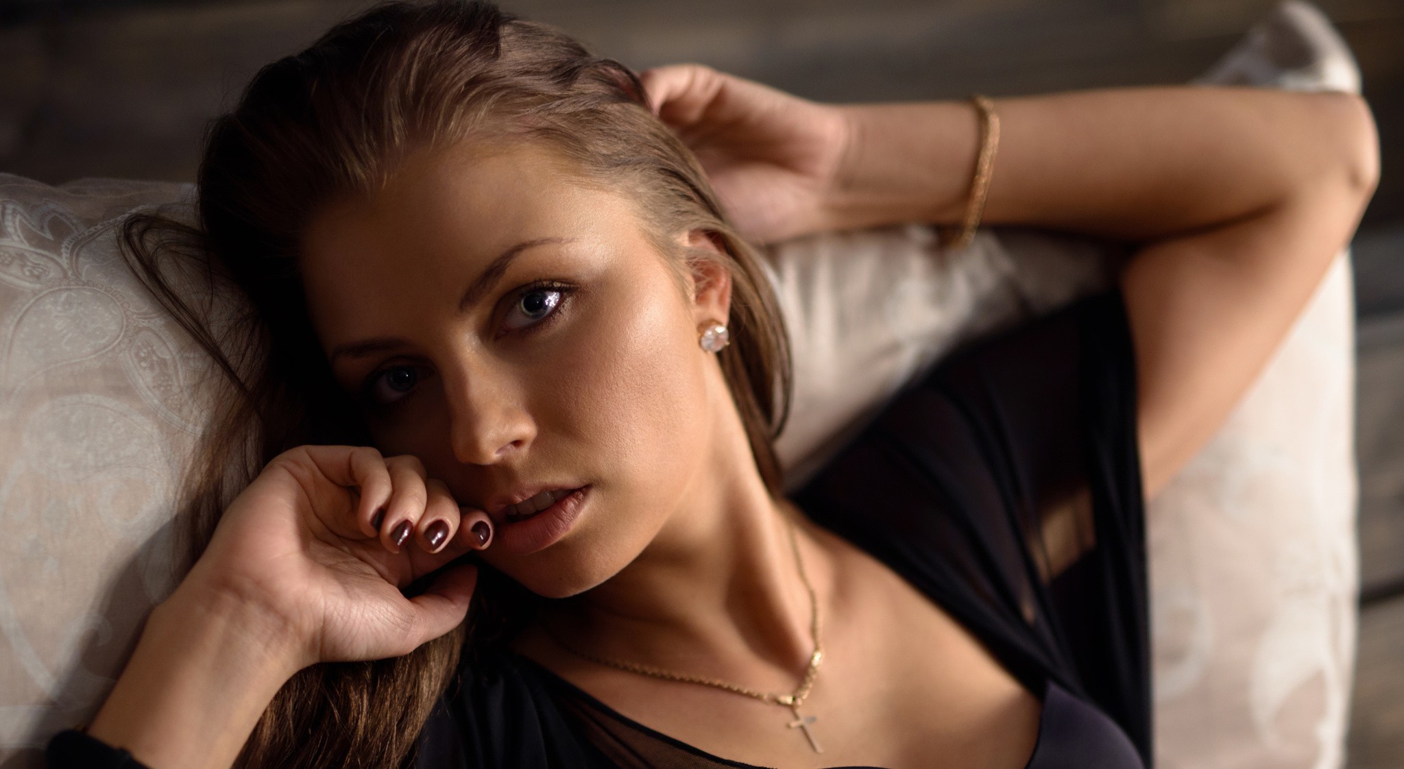 women, Face, Portrait, Looking At Viewer, Painted Nails Wallpaper