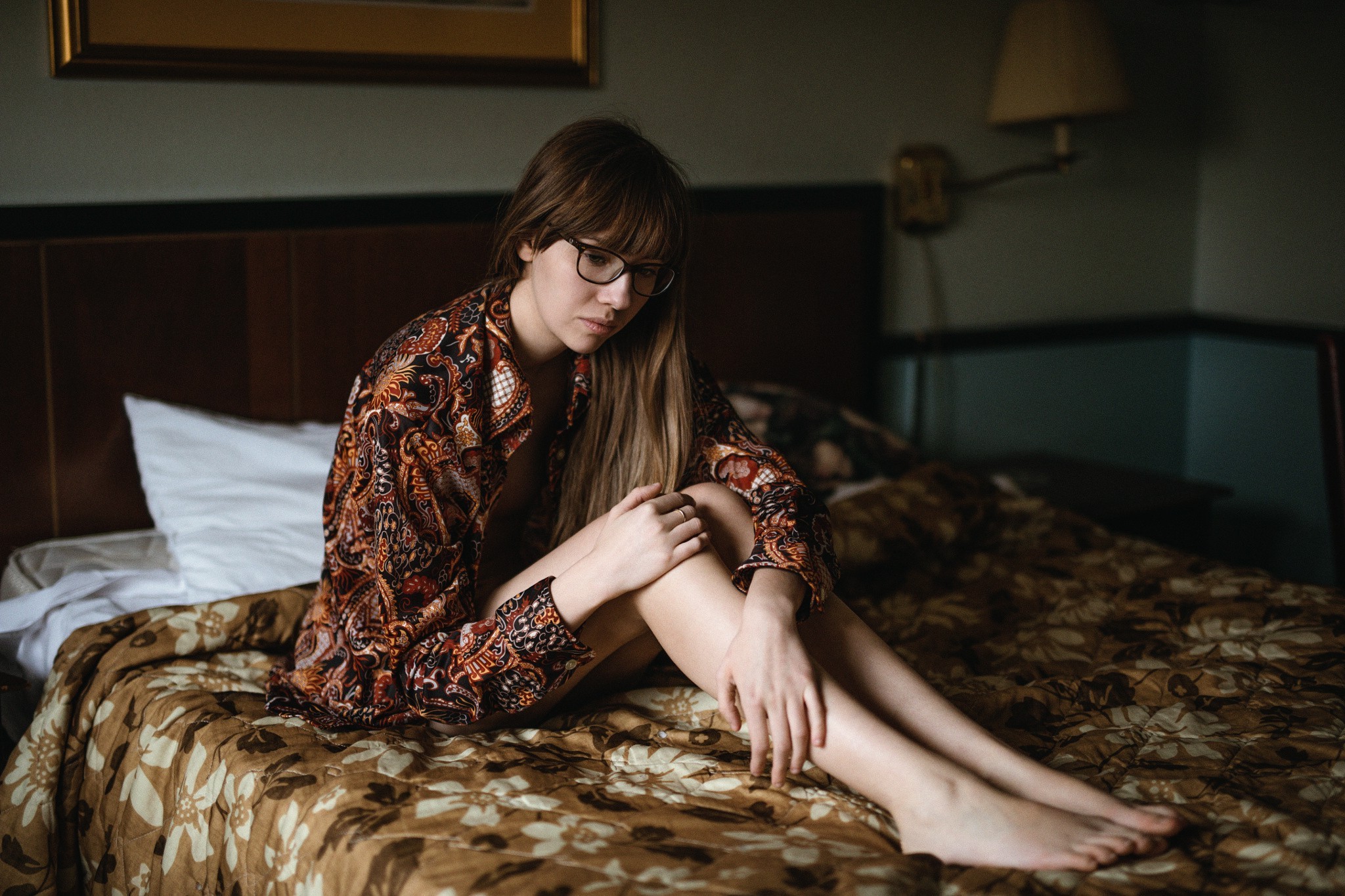 bed, Women With Glasses, Women, Model Wallpaper