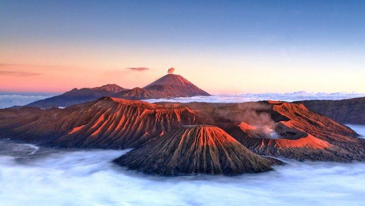 nature, Landscape, Mountain, Volcano, Clouds, Mist, Crater, Sunrise, Mount Bromo, Indonesia, Sunlight HD Wallpaper Desktop Background
