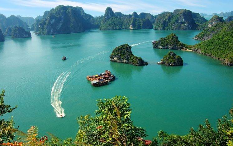 photography, Nature, Landscape, Ha Long Bay, Bay, Sea, Water, Boat, Vietnam, Tropical, Island, Trees, Ship HD Wallpaper Desktop Background