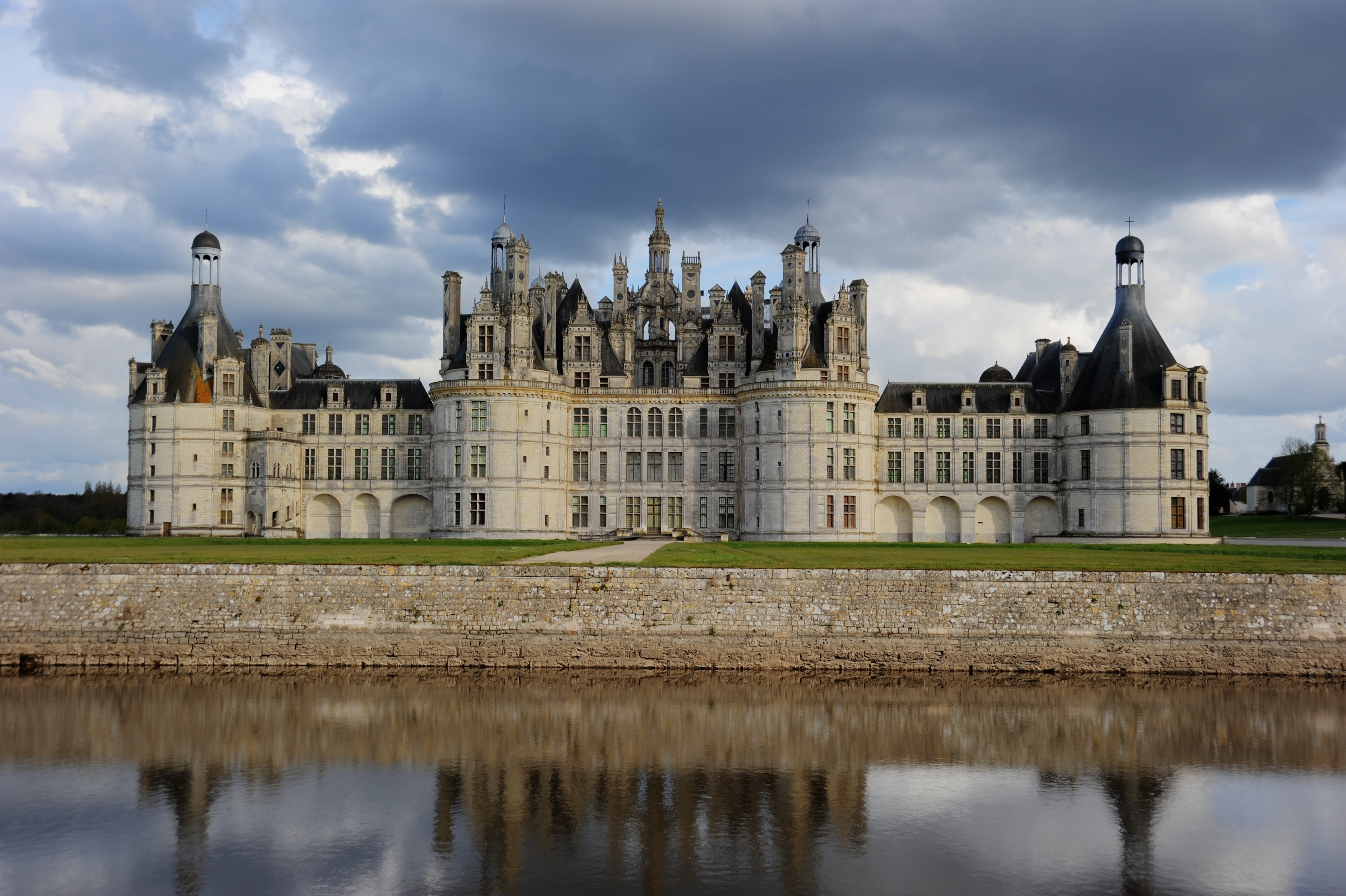nature, Landscape, Architecture, Castle, Ancient, Tower, Trees, Loire, France, Water, Reflection, Grass, Clouds, House Wallpaper