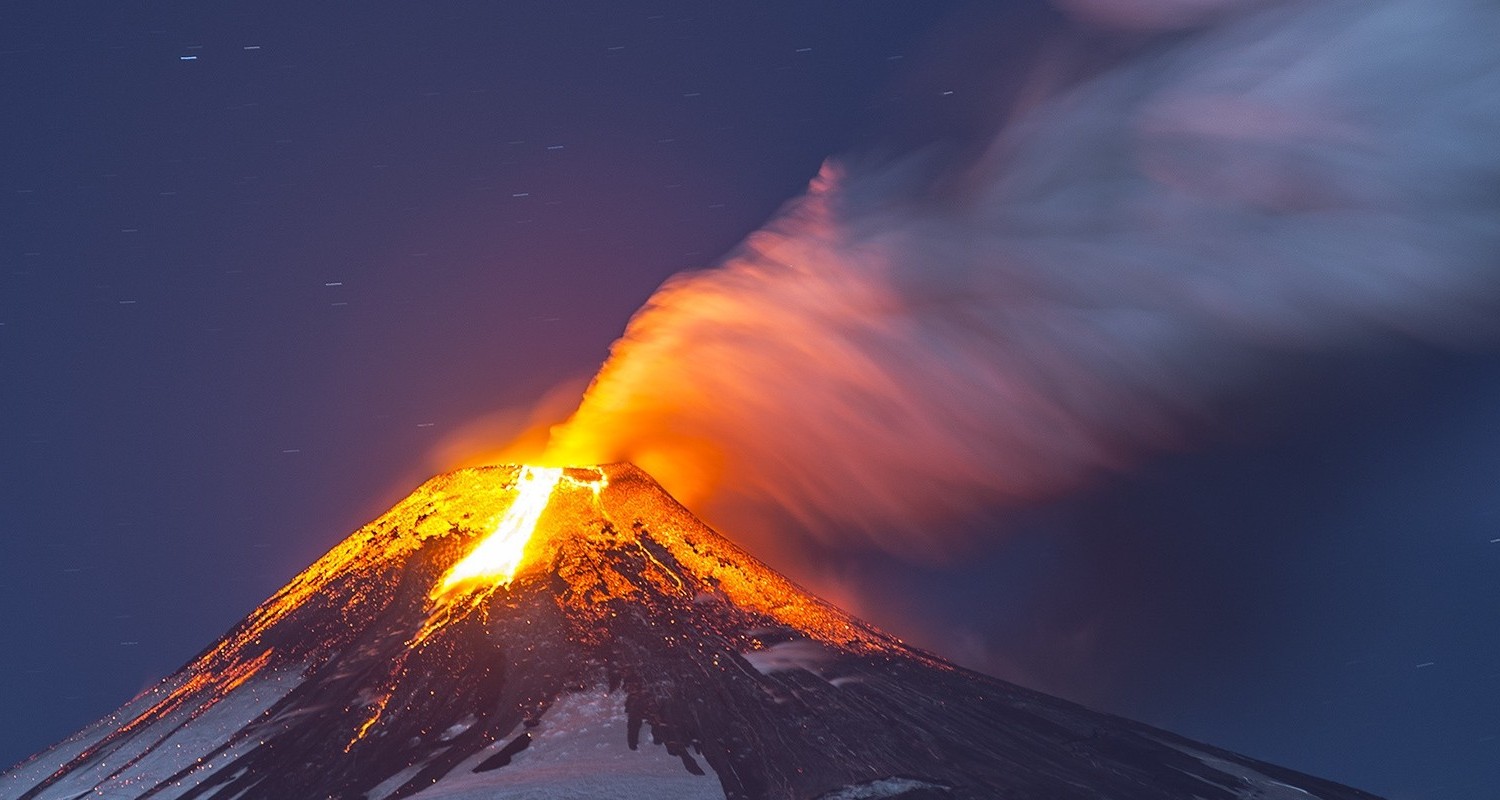 nature, Volcano, Eruption, Lava, Starry Night, Snowy Peak, Smoke, Long Exposure, Chile Wallpaper