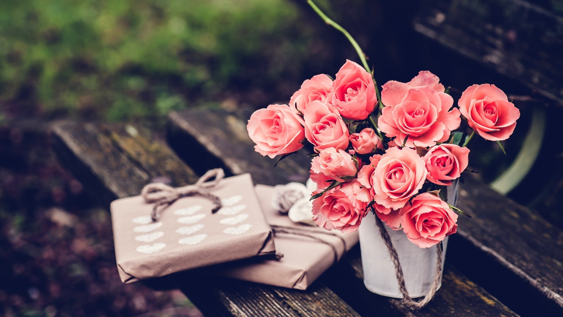 presents, Bench, Rose, Flowers, Bouquets Wallpapers HD ...