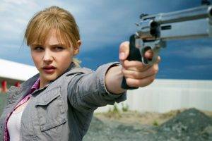 celebrity, Chloë Grace Moretz, Blonde, Women, Gun, Kick Ass 2, Movies, Revolvers
