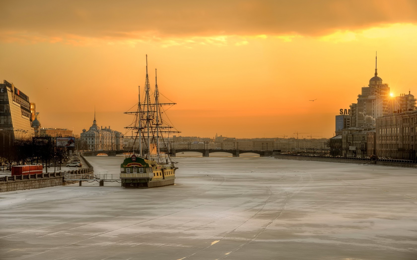 cityscape, Sun, Sunset, River, Bridge, St. Petersburg, Russia, Cathedral, Architecture, Building, Ship, Ice, Frost Wallpaper