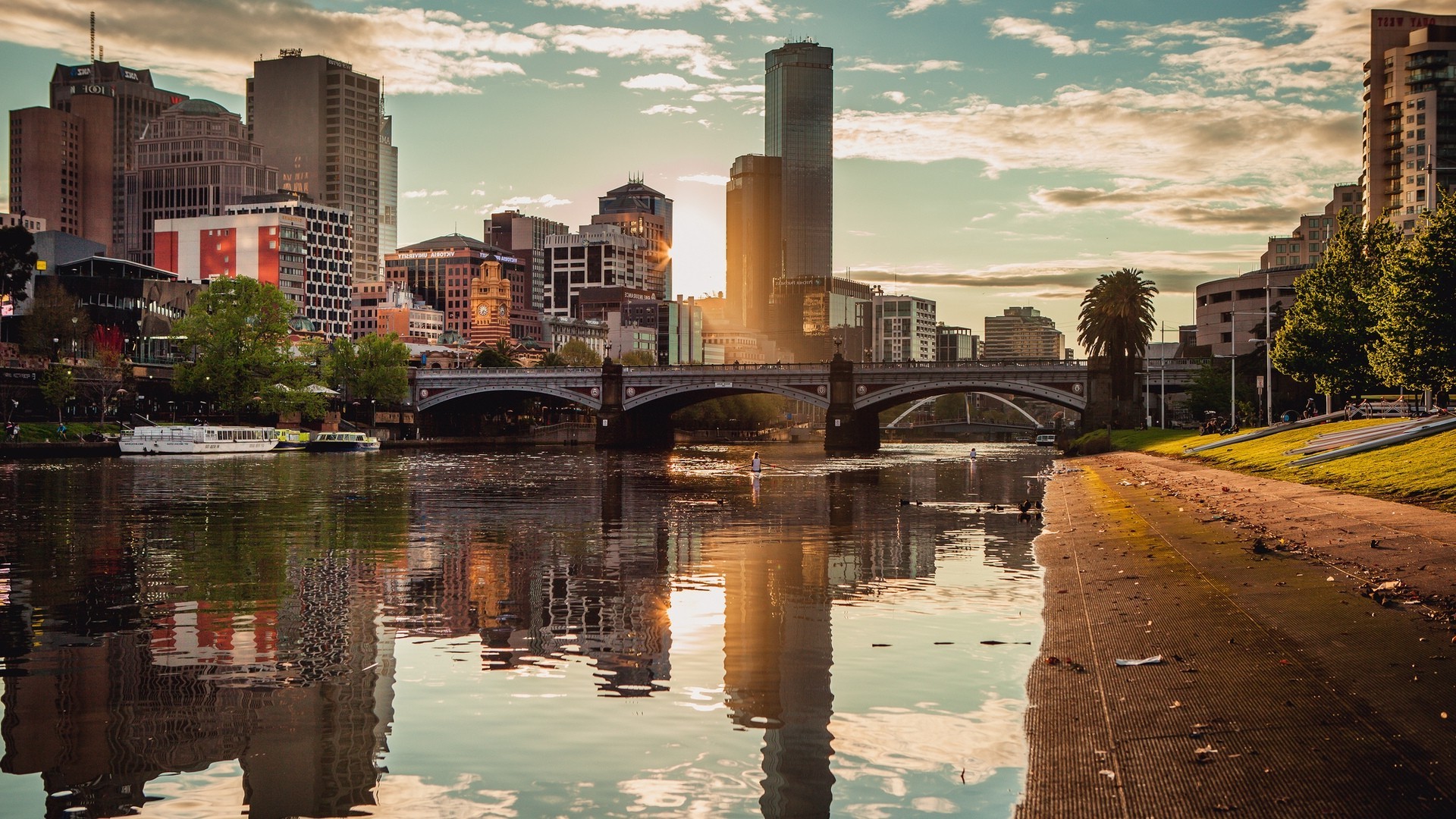 water, Building, Cityscape, City, Melbourne, Australia, Bridge, Skyscraper, Sun Rays, Clouds, Reflection, Kayaks, Trees, Boat, River Wallpaper