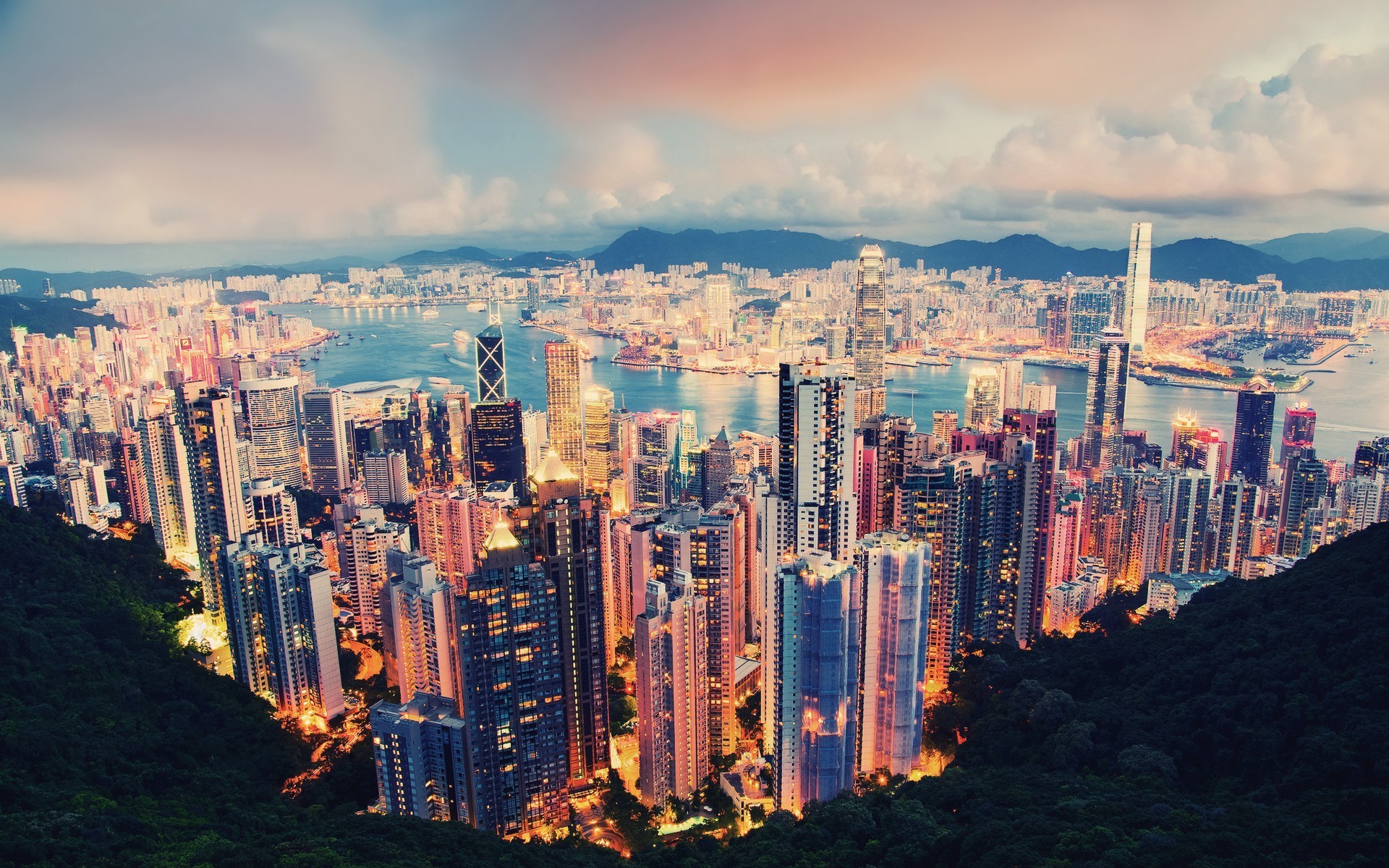 Hong Kong, City, Cityscape, River, Clouds, Lights, Skyscraper Wallpaper