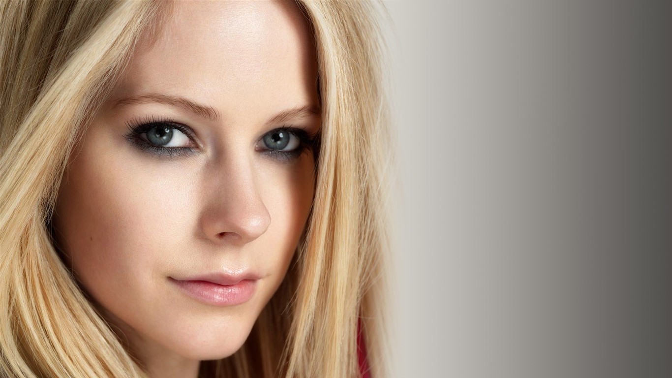 Avril Lavigne, Blonde, Blue Eyes, Face Wallpaper