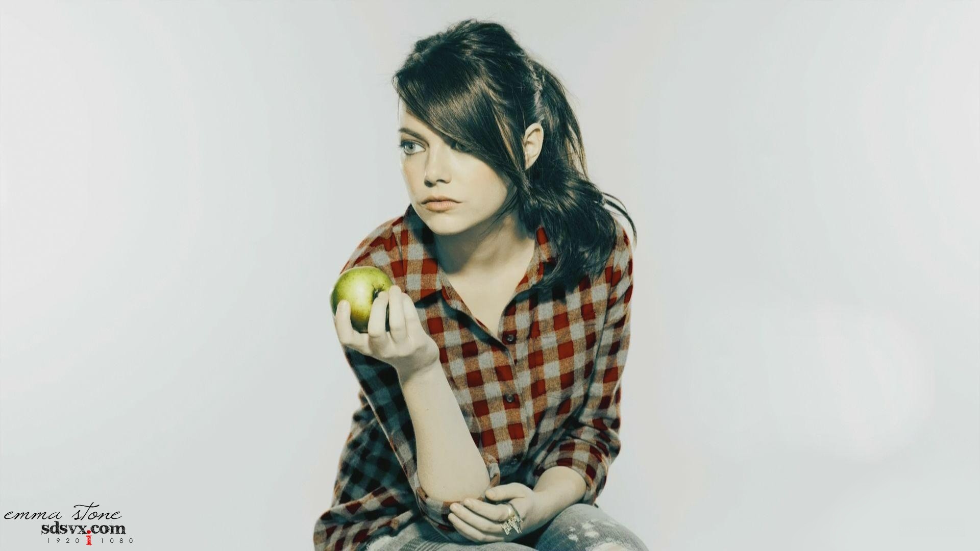 Emma Stone, Brunette, Apples, Women, Redhead Wallpaper