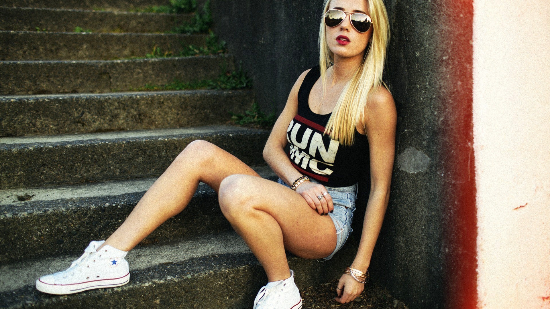 blonde, Jean Shorts, Sunglasses, Converse Wallpaper