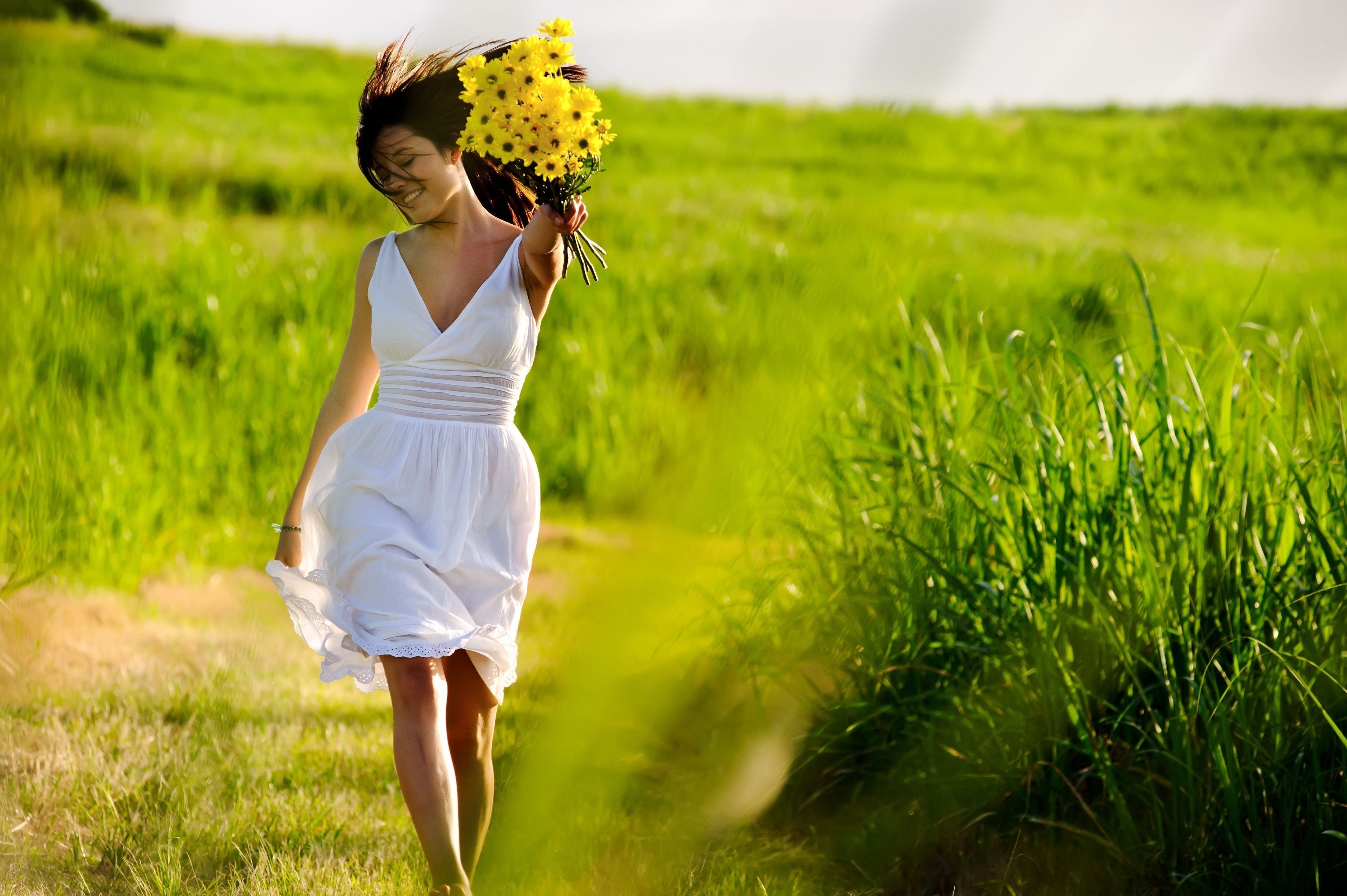 Bond Girls, Flowers, Grass, Smiling Wallpaper