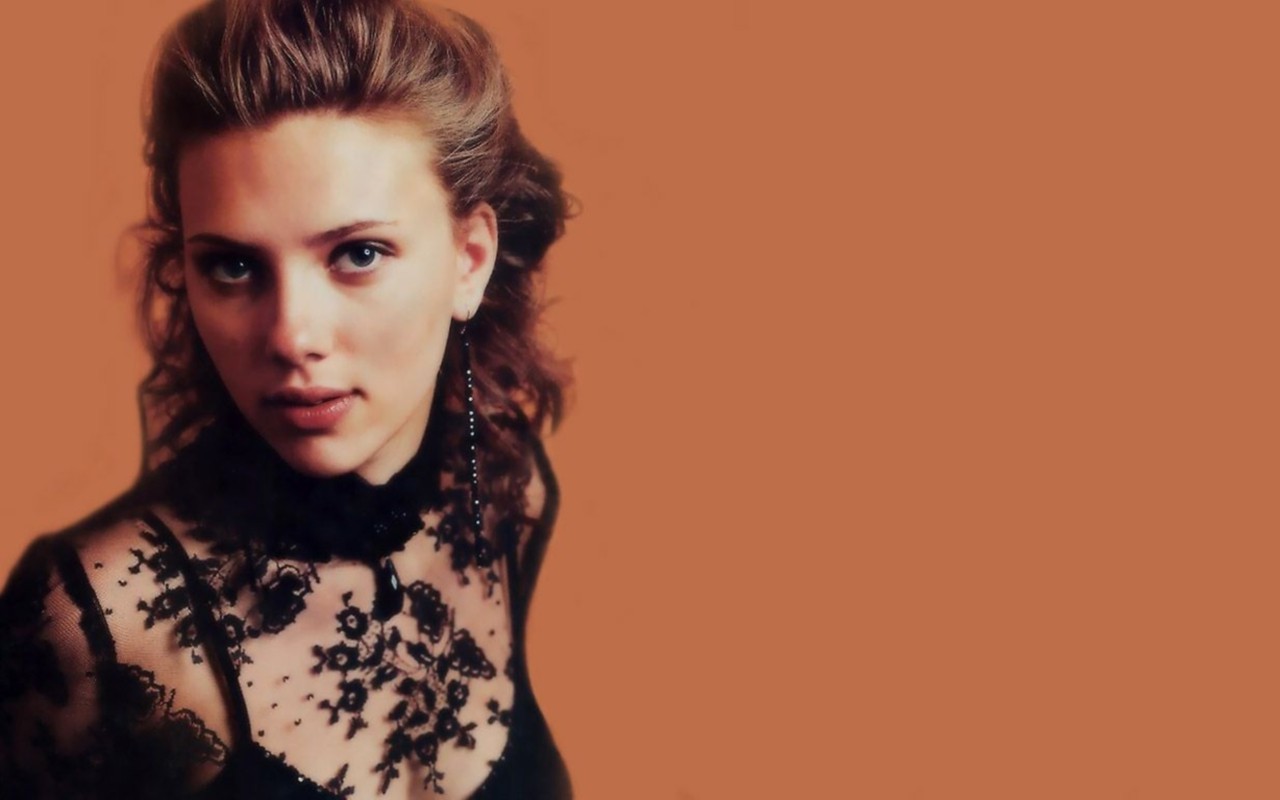 Scarlett Johansson Wallpaper