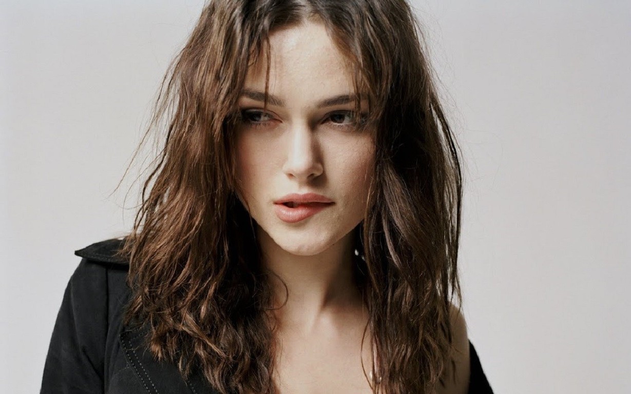 Keira Knightley Biting Lip Wallpapers Hd Desktop And Mobile Backgrounds