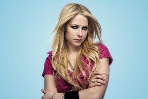 Avril Lavigne, Singer, Blonde, Arms Crossed, Arms On Chest, Looking At Viewer
