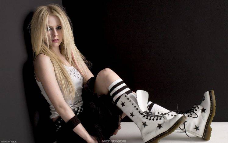 Avril Lavigne, Singer, Blonde HD Wallpaper Desktop Background