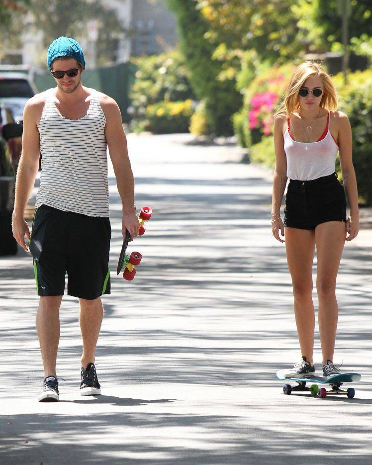 Miley Cyrus, Liam Hemsworth, Skateboard HD Wallpaper Desktop Background