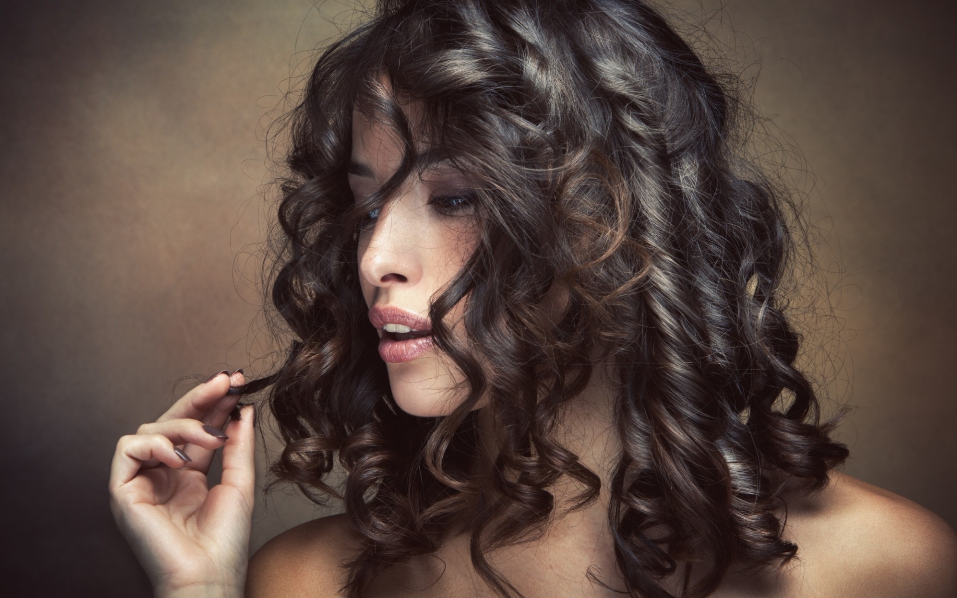 women, Face, Brunette, Curly Hair Wallpaper