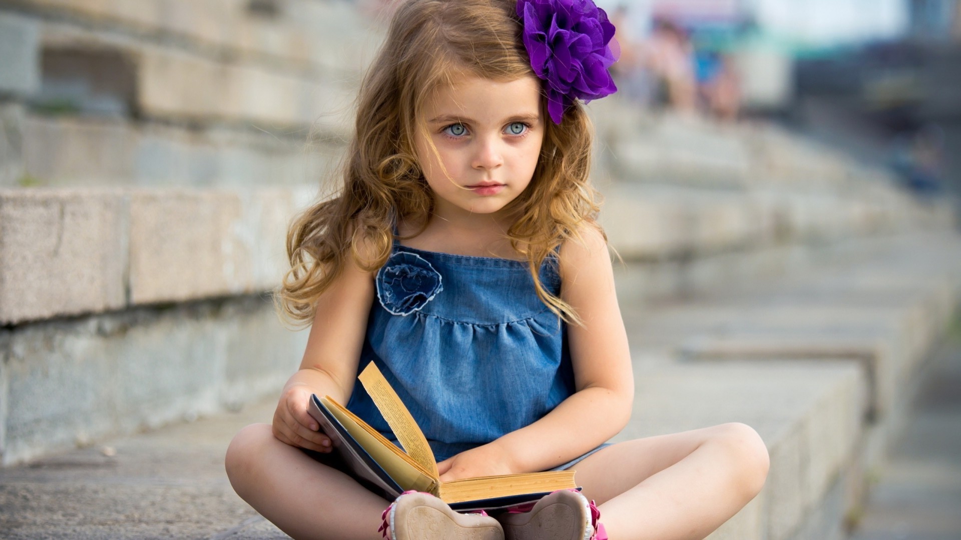 little Girl, Books Wallpaper